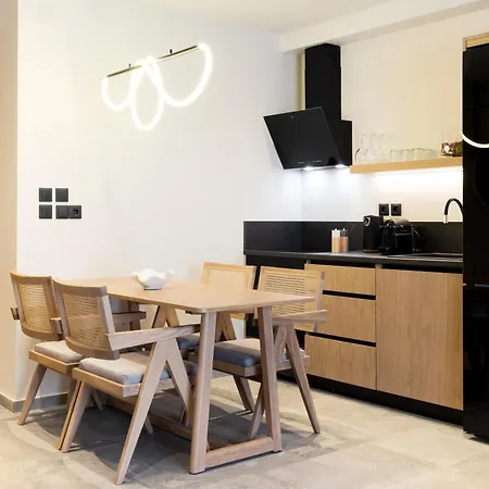 Kave Luxurystaying Апартаменты *